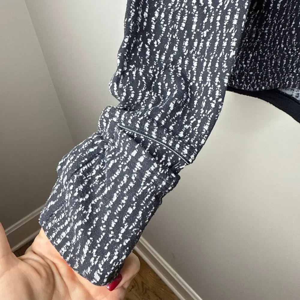 Lululemon Size 6 Runderful Long Sleeve Knotted Jacquard‎ Black White Running Gym